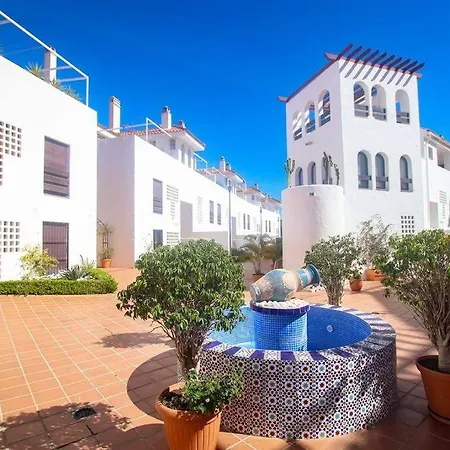En Nueva Andalucia - La Maestranza Apartment