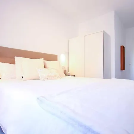 En Nueva Andalucia - La Maestranza Apartment