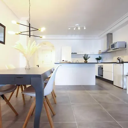 En Nueva Andalucia - La Maestranza Apartment *